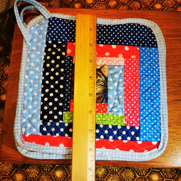 Vintage Hand Made Quilted Pot Holders with Cats - Picture 9 of 15